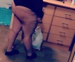 💎💎AQUARIUS ♒♒GIRL THROWING ASS 🩷🩷😂 🌊AND CONTENT 🔐😜🌊🌊 - Image 1