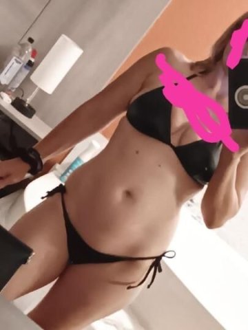 Sexy hot girl in town tonight! - 1