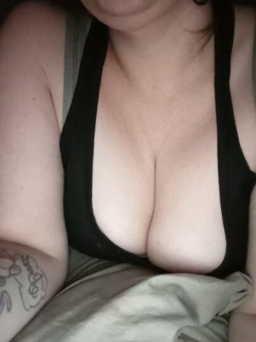 wanna play and have fun...outcall only...deals on qv and 30 mins call or text me - 1