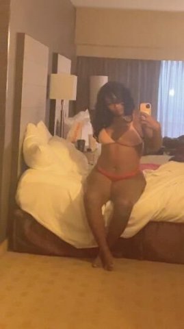 FOXXXY Aka MizzFatWet& Tight 💦🍑🐱🗣 - 1