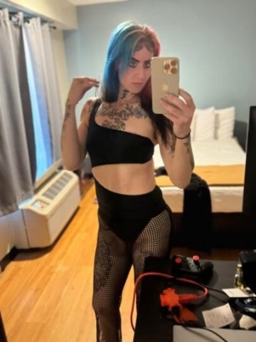 SQUIRT QUEEN LEAVING IN COUPLE DAYS - 1