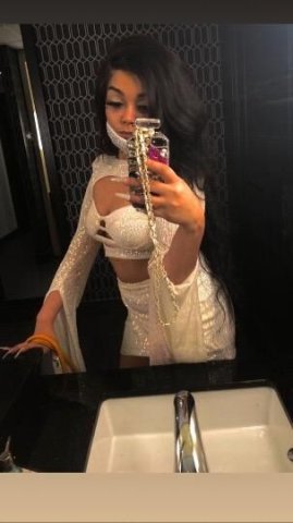 Sexy Renni - 1