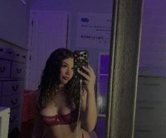 Sexy petite party girl with a thick ass🥰 real & recent pics💋 - Image 7