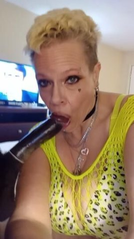 GONNA START CHARGING DEPOSITS IF I COME BACK DETROIT DOESNT SHOW LOVE LIKE OTHER STATES SO I WILL NOT BE BACK ALWAYS LOWBALLING GOTTA GO WHERE THEY SHOW LOVE BYE YALL MY HOME STATE DETROIT SUCKS - 1