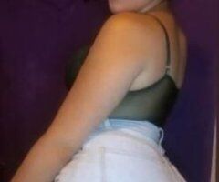 Young Hot Milf Yummy E - Image 4