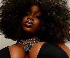 pretty young thick princess 💋come hang out - Image 2