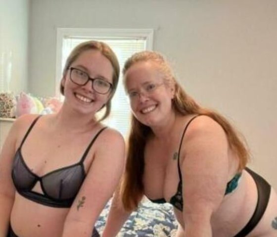 👅Daughter and Mother Duo 💝 Looking for a fun Male👅 - 1