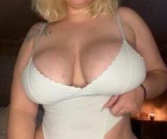 hot busty blonde - Image 3