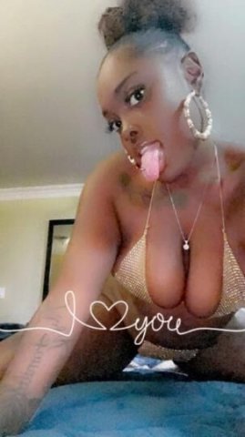 New In town baby 💜 outcall be deposit ready - 1