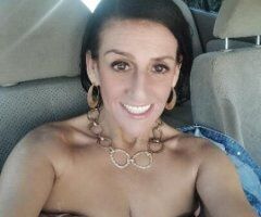 Stunning mature fit woman - Image 3