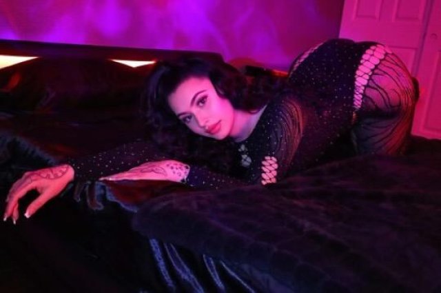 💕 voluptuous Brunette Looking for A Good Time Call Me Im waiting 💕 - 1