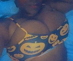 Jacksonville escorts - HE SAY MY MOUTH SLICK BUT EVEN SLICKER ON MY KNEES