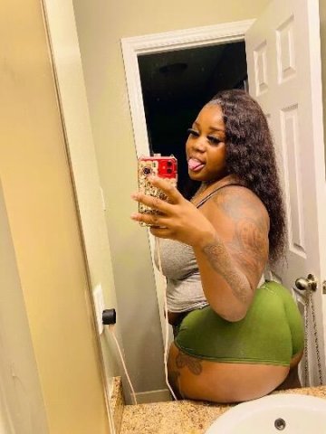 Thicksumm In town Read Bio - 1