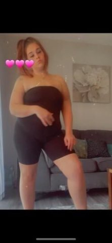 23 year old PAWG 😏🤤 - 1