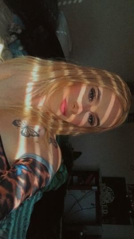 Look no further 💓sexy britsh white girl ready to suck your cock 👀💕 - 1