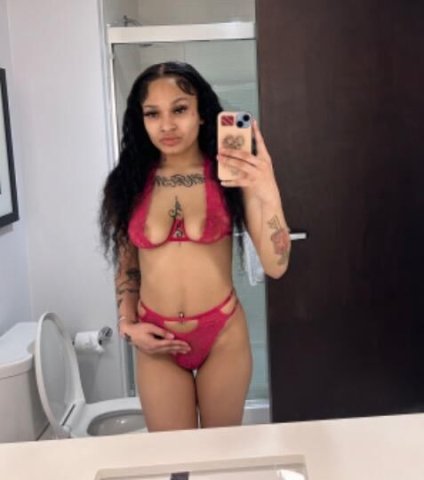 Your Favorite Petite Hottie Is BACK 😇⭐💦 Outcalls Available 😘 - 1