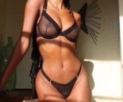 Busty Nubian Queen - Image 4