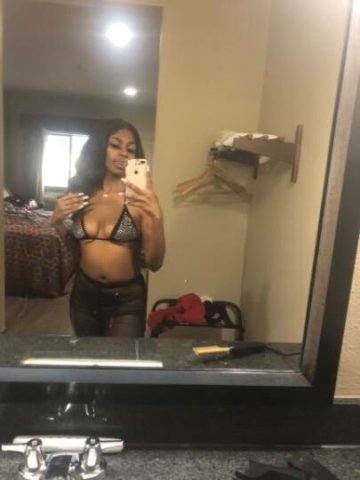 READY NOW.. OVERNIGHTS 😏FT SHOWS W/ TOYS💋 Ask about it baby 💦💦💦Sweet little unforgettable thing 😮‍💨👀😍 she’s HOT! Come fill my little 🌮 up daddy! - 1