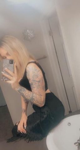 🍑🍑 hot and wet blonde - 1