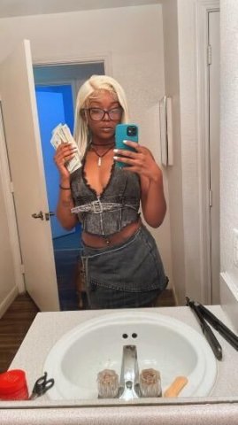 SLIM THICK DOMINICAN MODEL💗 cum enjoy my deals💗 - 1