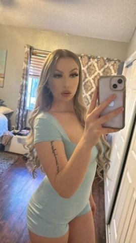 Russian Bombshell 🩵 - 1