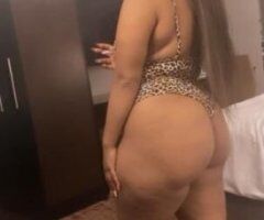 young sexy slim thick MILF - Image 9