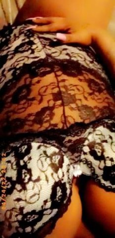CremeQueen👸🏾BBW here to satisfy Your Needs Wet Mouf And Good Cremie Kitty At Your Service Let's Record 🎬 I aim to Please👸🏾 CremeQueen - 1
