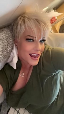 Monday blues Come let me cheer you up! Only here a limited time! Don't miss me! - 1