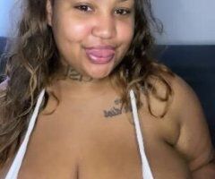 busty curvy thick phat ass pretty lips - Image 4