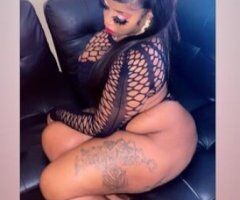 💦💦💥NEW PIC ALERT💥Slippery when wet💦💦 come fuck my face & tight hole 😝mmm READY TO PUT THIS TIGHT HOLE & MOUTH TO WORK - Image 4