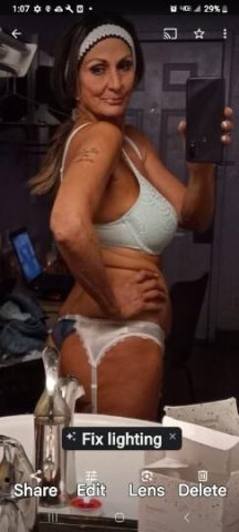 hey just got to chandler fot the nightThey say country girls do it better - 1