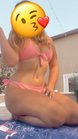 new to town available for any sex play😈 - 1