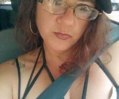 Lansing escorts - Thick and Juicy with Amazing 44Gs! Loves to satisfy