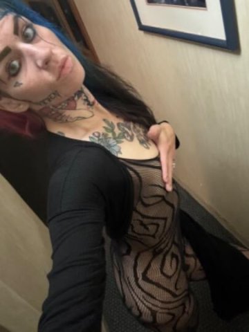 SQUIRT QUEEN INCALL GOT A SUITE - 1