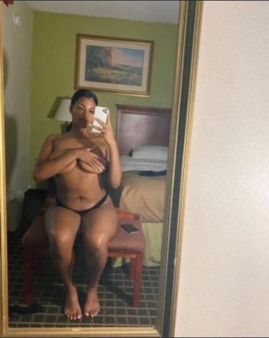 ,CAROLINA STOPPING BY WINSTON-SALEM 💦🍑IN. THE CITY 🥰lets hang out. - 1