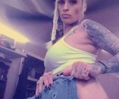 BLONDE BOMBSHELL - Image 2