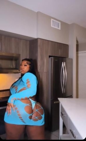 BIG BOOTY THROAT SPECIALIST TRANSWOMEN girl call now - 1