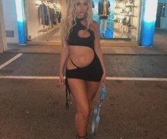 blonde and petite - Image 3