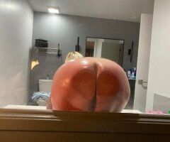 Bakersfield escorts - Hot Sexy MILF available now!!