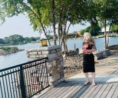 Des Moines escorts - AVAILABLE NOW IN JORDAN CREEK