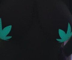 💚👅BadAss Babe👅💚 - Image 3