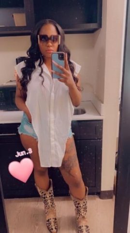 Hey guys I posted new videos from yesterday! check them out and book me😘 Available all day babes 💖 - 1