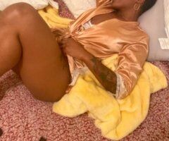 Hey Babe 💜😌 want to loosen up 👑 - Image 3