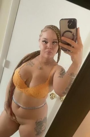 Big Booty Brittany 😍😜🍑 IN & OUTS - 1