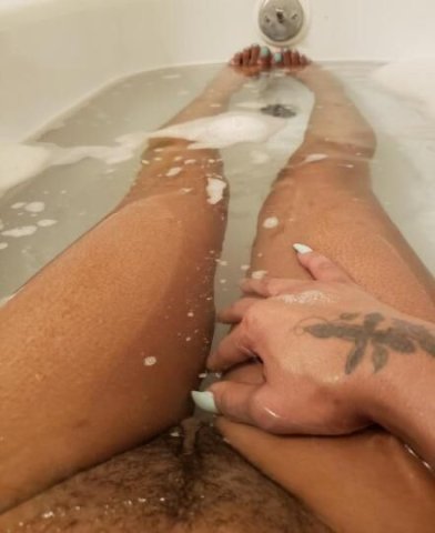 HoRnY 🍆 Need a Hand🖐🏽I Can Help U 🥜100qv - 1