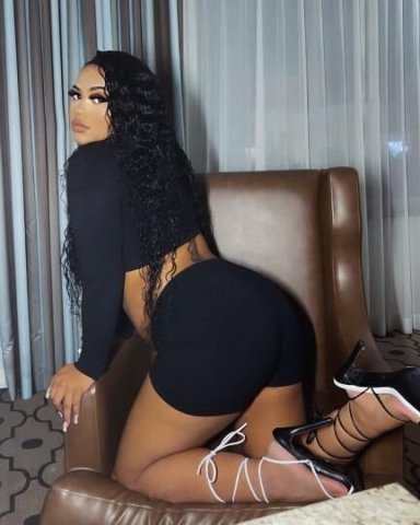 YOUR FAVORITE PARTY GIRL🤸🏽♀💋 - 1