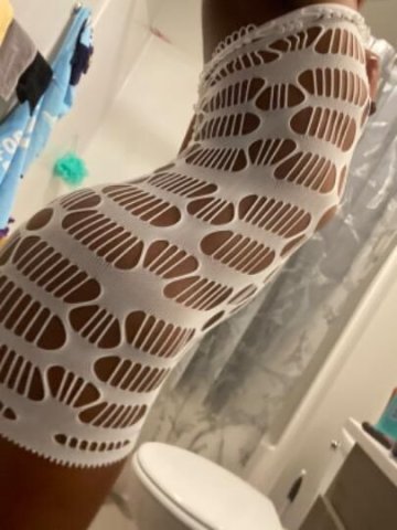 Hello im open for incalls and car dates at this time 😋 - 1