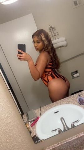 Sexy & Fun Dominican/chocolate mix 👅🍫💦 available now 💕 100%real & ready ✅ CUM SEE ME 💦 - 1