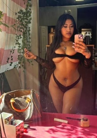 BUSTY EXOTIC PRINCESS👑 Lets hang out 😘 - 1