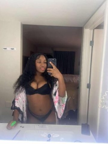 Curvy and sweet🍭ebony 🍪treat😛🍬✨BACK IN TOWN‼‼Wet, tight, and warm pussy ready for you😘💦 - 1